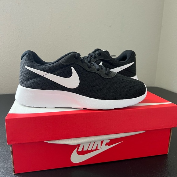 Nike Tanjun Black and White Sneakers - Picture 2 of 3